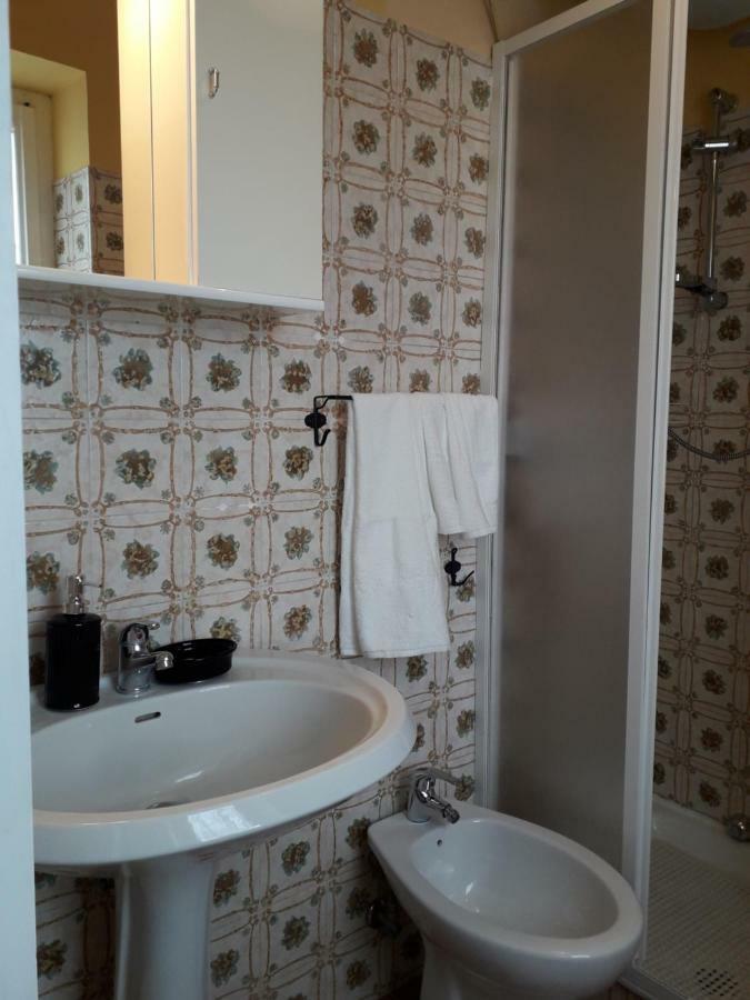 Alle Preci Country House Santa Restituta 外观 照片