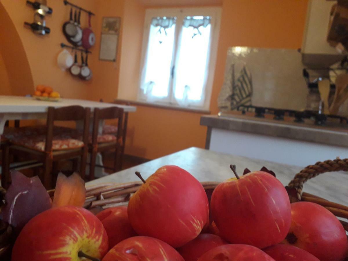 Alle Preci Country House Santa Restituta 外观 照片