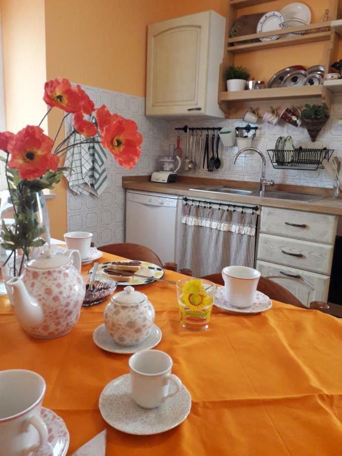 Alle Preci Country House Santa Restituta 外观 照片